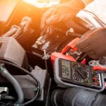 découvrez nos conseils pratiques pour prolonger la durée de vie de la batterie de votre voiture. apprenez à entretenir efficacement votre batterie et à prévenir les pannes inattendues. profitez d'une conduite sereine en optimisant la performance de votre véhicule.