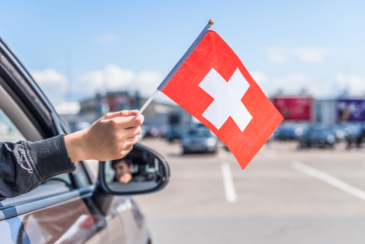 découvrez le guide complet sur l'importation de véhicules de suisse vers la france. informez-vous sur les formalités administratives, les coûts, et les réglementations à suivre pour réussir votre projet d'importation.